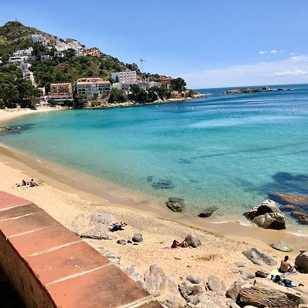 Magnifique Appartement En Front De Mer, Caneylles Roses Bagian luar foto