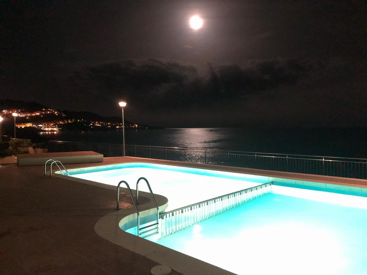 Magnifique Appartement En Front De Mer, Caneylles Roses Bagian luar foto