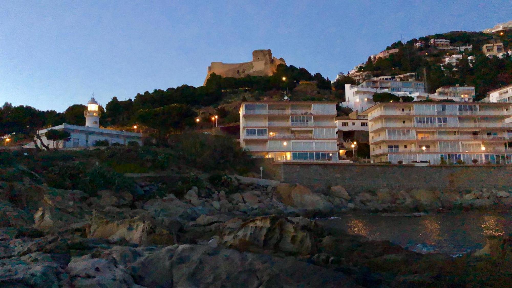 Magnifique Appartement En Front De Mer, Caneylles Roses Bagian luar foto